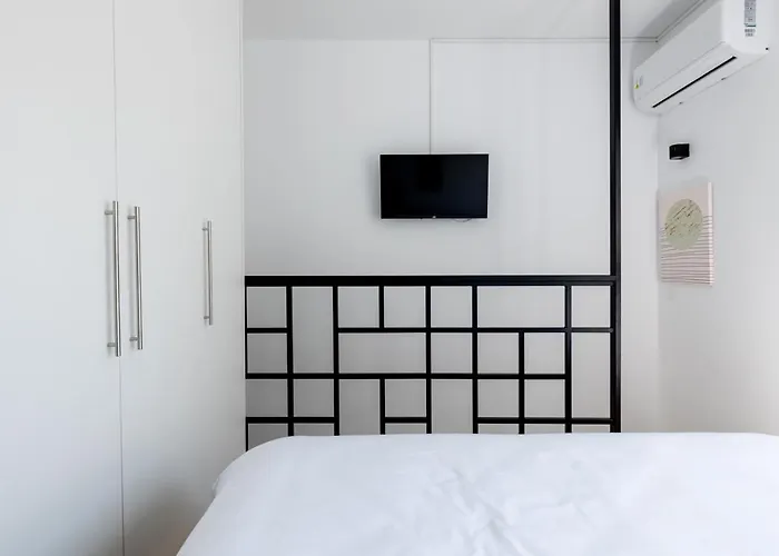 Pagani Blue - Luxury Maisonette A1